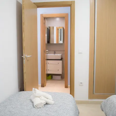 Beachfront Family Retreat, Marina D'or Apartment *