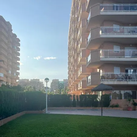 Beachfront Family Retreat, Marina D'or Apartamento