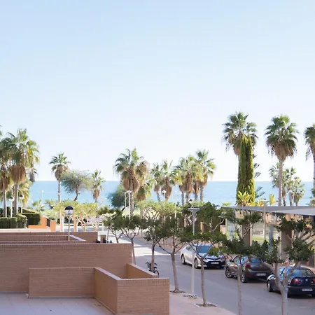 Beachfront Family Retreat, Marina D'or Apartamento