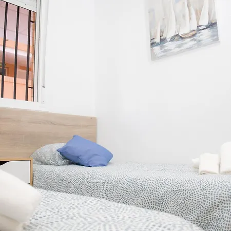 Beachfront Family Retreat, Marina D'or Apartamento Oropesa del Mar